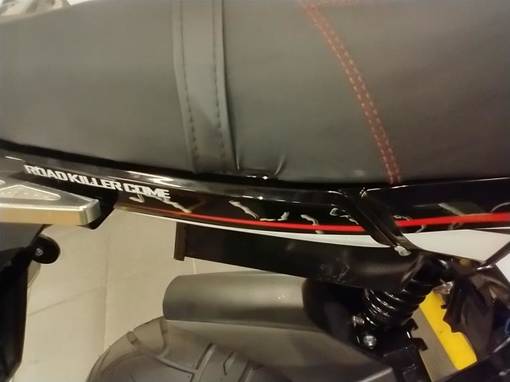 SuperMoto Istuimen alapuolinen kate oikea - SuperMoto varaosat - VT128986 - 1